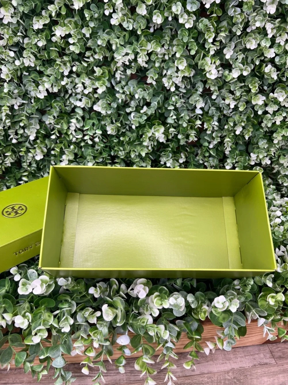 Tory Burch Green Shoe Box / Tissue Paper